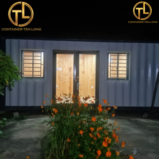 Nhà container 20 feet có sân vườn