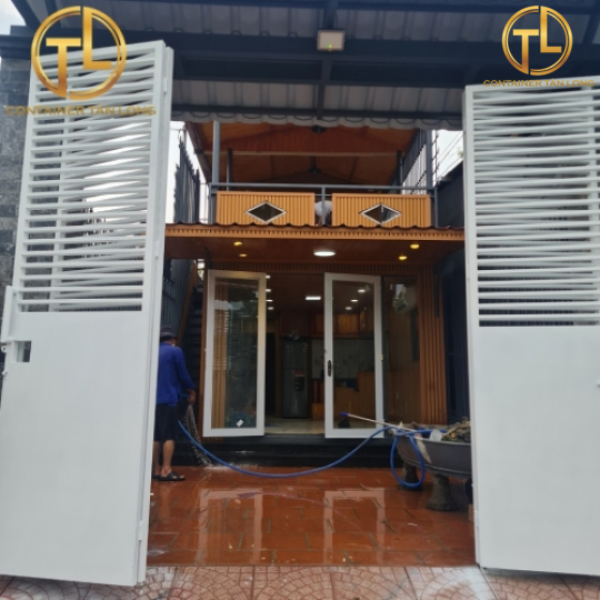 Nhà container 1 lầu có mái che